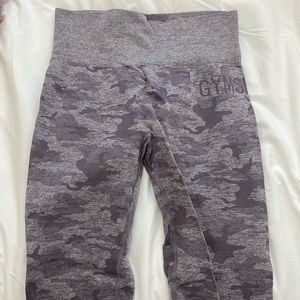 Gym shark leggings